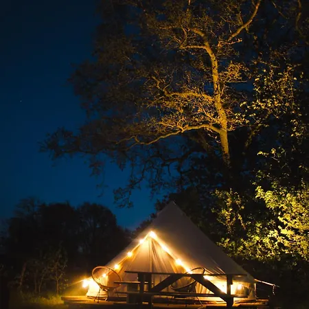 Sfeervolle Ingerichte Bell Tent, Tussen De Akkers En Dicht Bij Het Bos