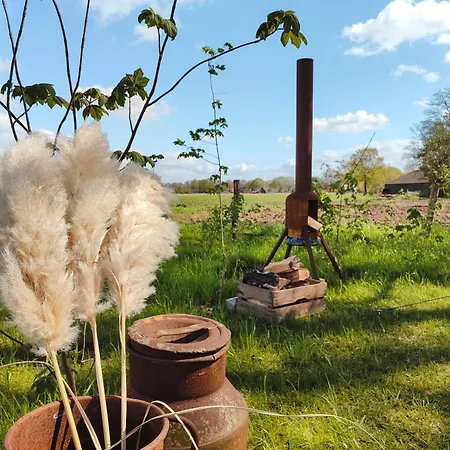 Campo de lujo Sfeervolle Ingerichte Bell Tent, Tussen De Akkers En Dicht Bij Het Bos