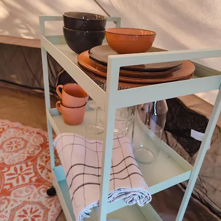 Sfeervolle Ingerichte Bell Tent, Tussen De Akkers En Dicht Bij Het Bos